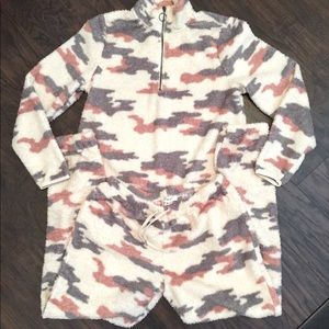 Camo Sherpa Jogger Set - Warm & Cozy - Like New